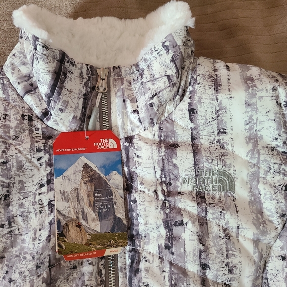 North Face Reversible Jacket - Picture 2 of 5